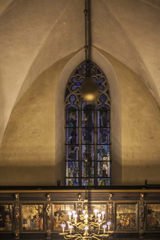 Pyhän Hengen kirkko lasimaalaus