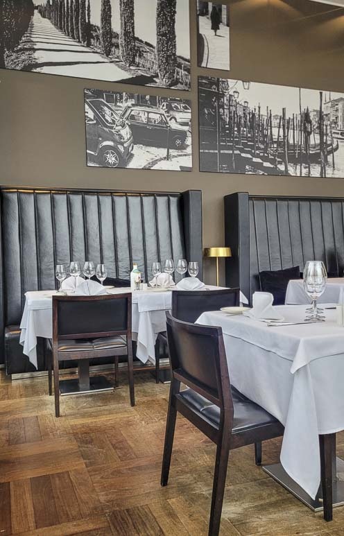 Ravintola lähellä satamaa Tallinnassa: italialainen Gianni