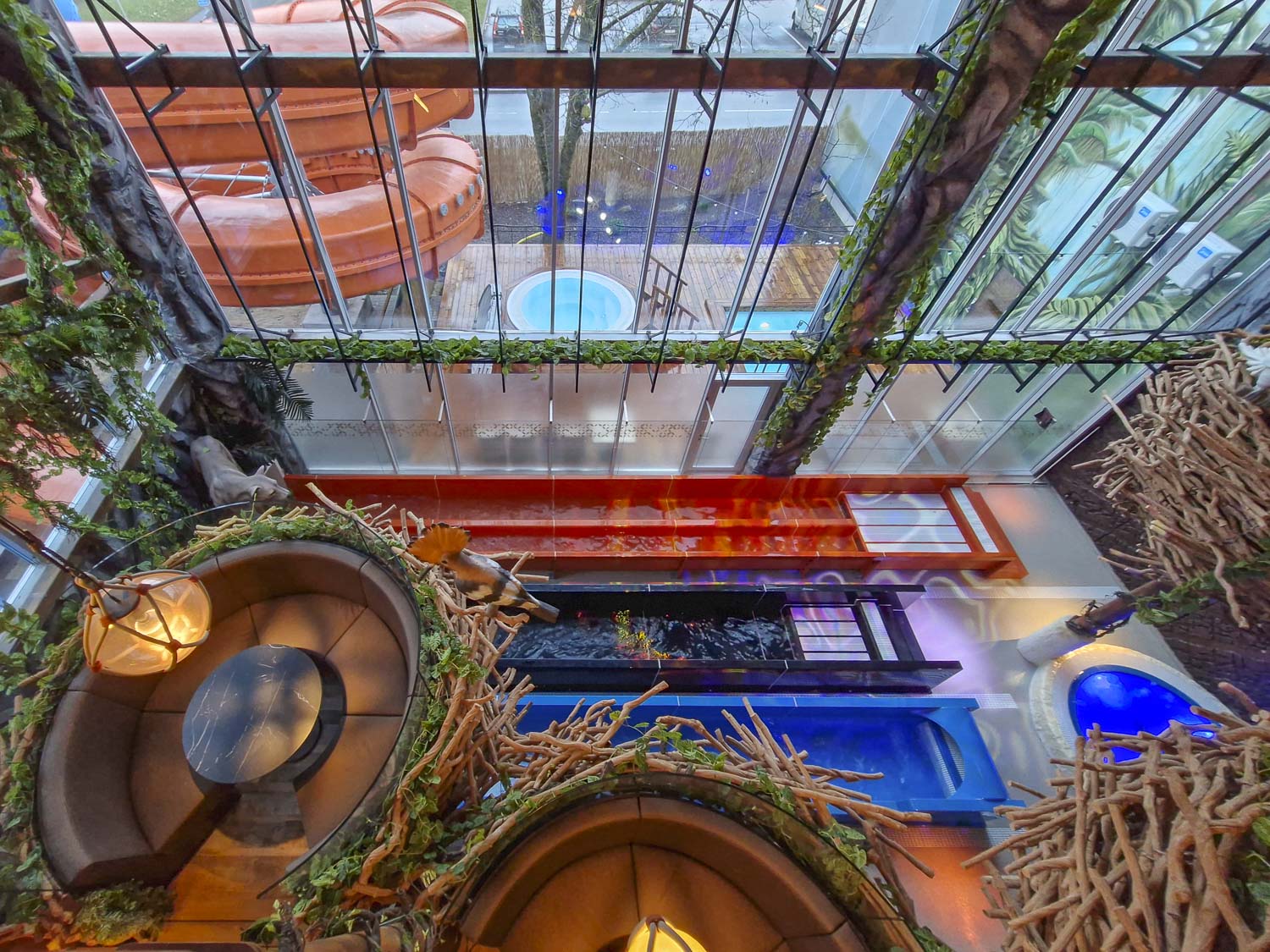 Elamus Spa ja uusittu lastenosasto.